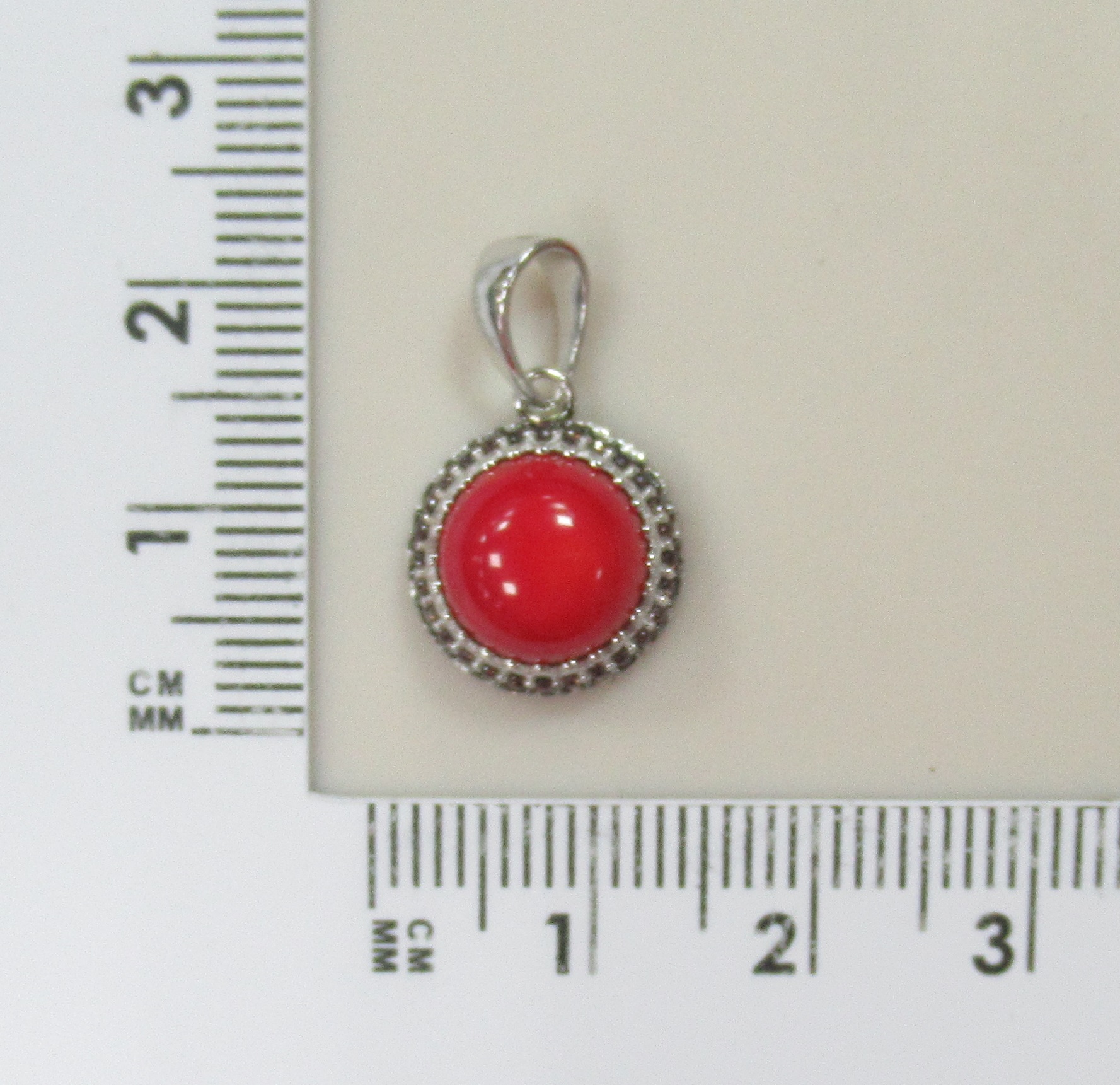 Серебряная подвеска с кораллом
